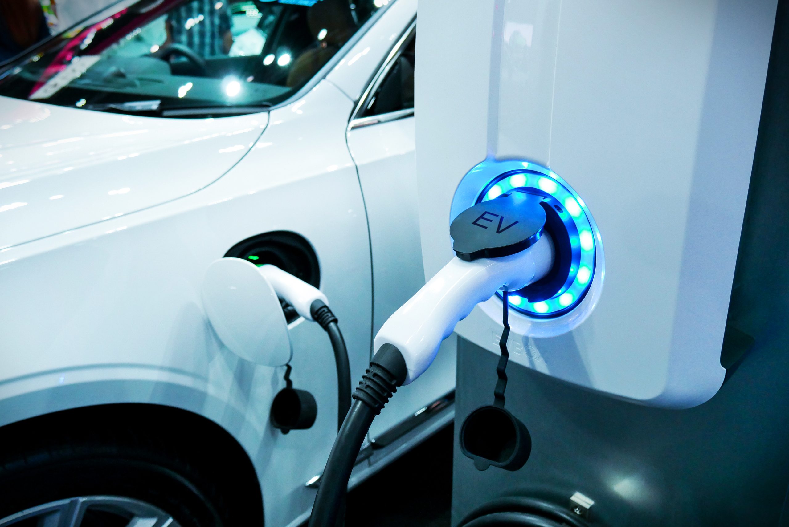 Power,Supply,Connect,To,Electric,Vehicle,For,Charge,To,The